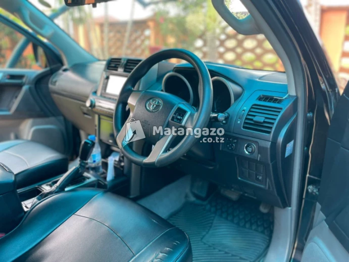 Toyota Land Cruiser Prado 2013