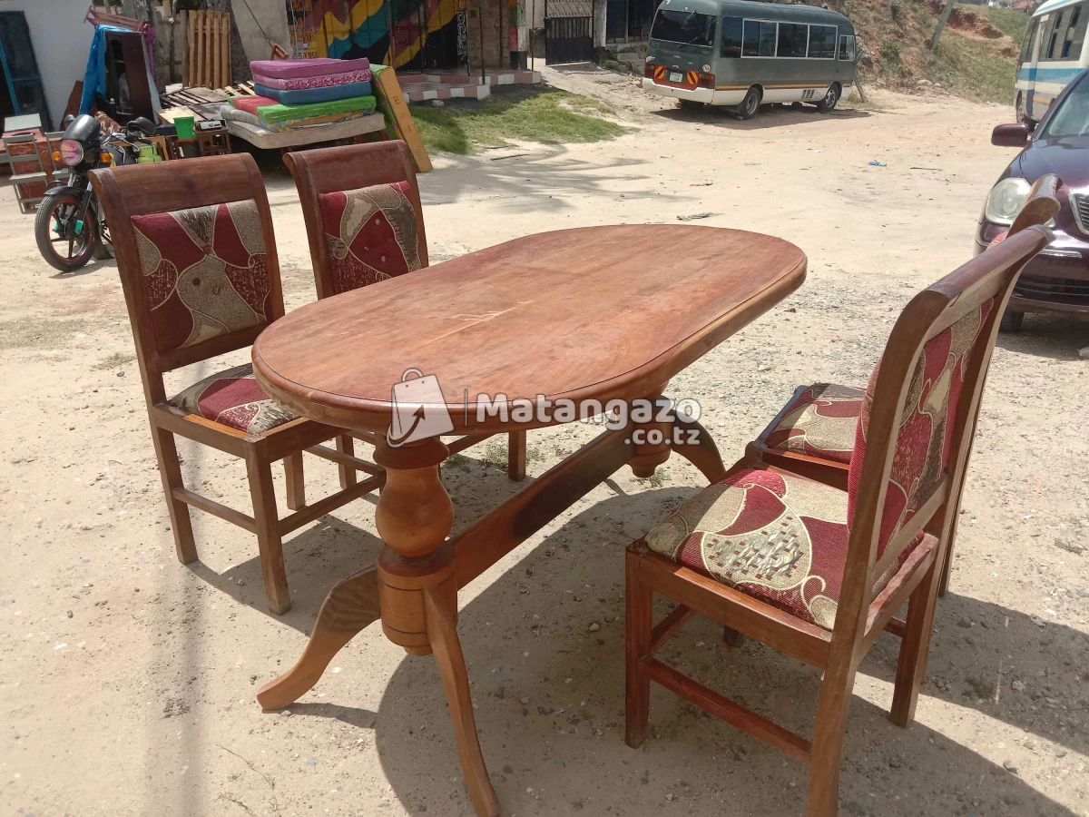 Dinning Table Mninga Used