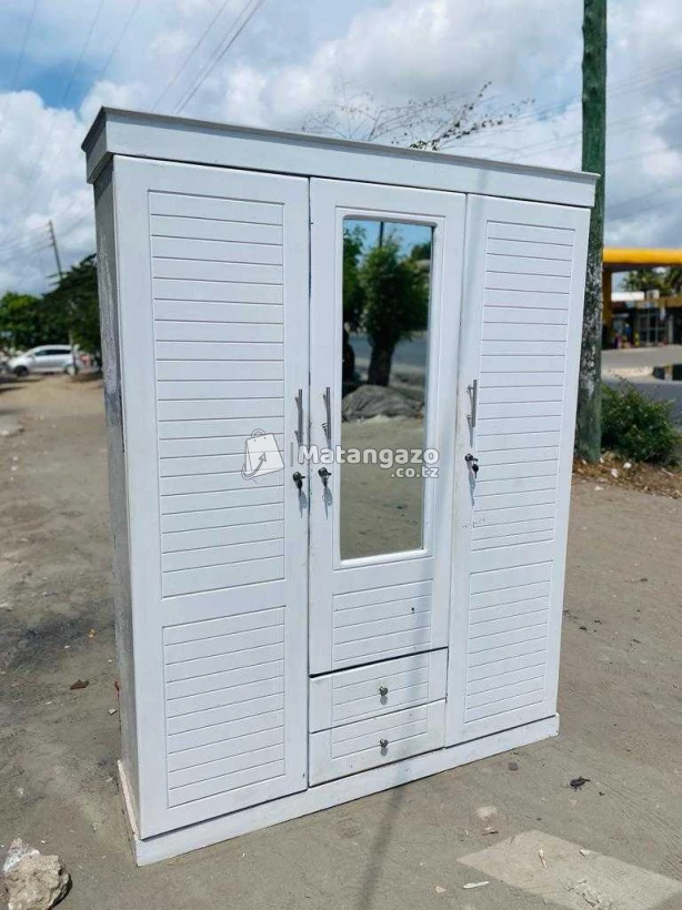 Kabati Ya Nguo Milango Mitatu