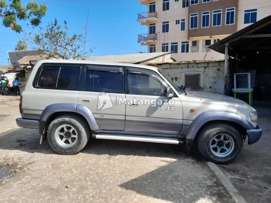 Toyota Land Cruiser 2000