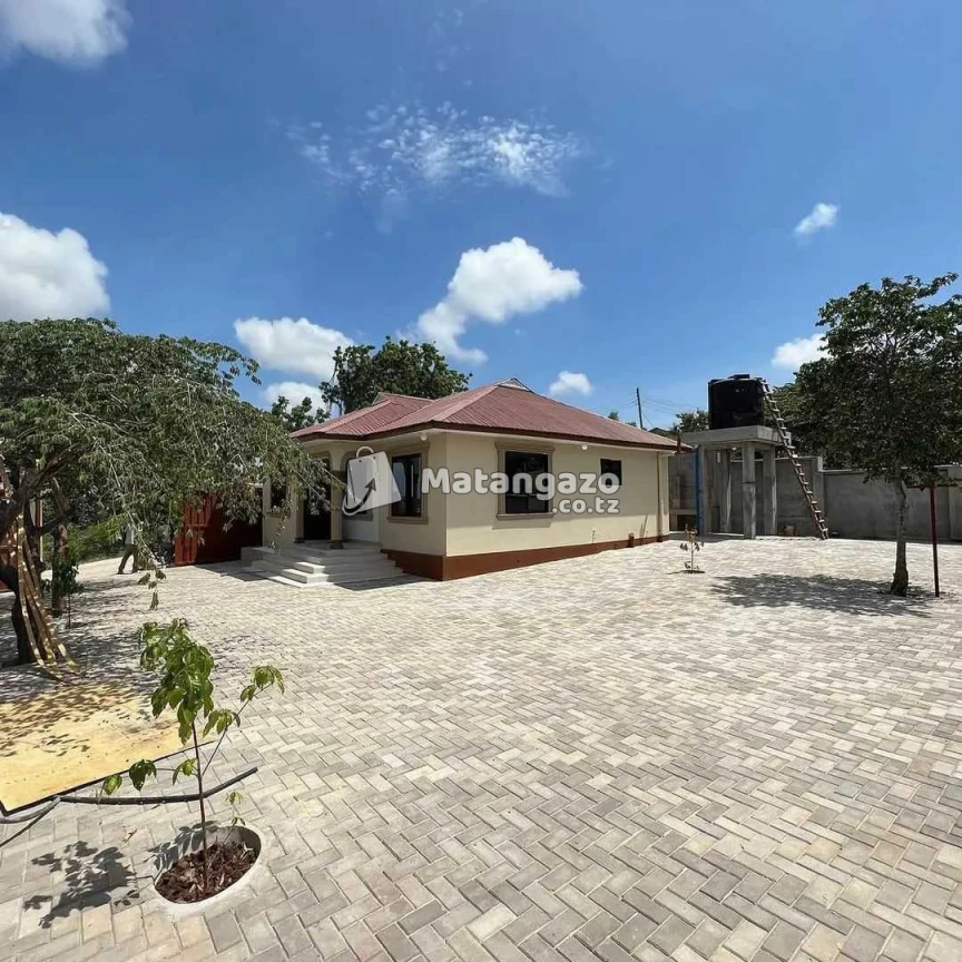 Ipo Mbezi Beach Upande Wa Chini Dar Es Salaam Tanzania