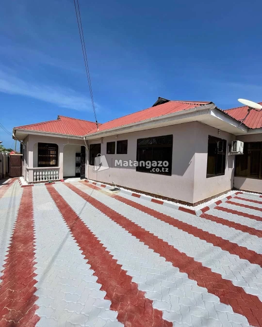 Ipo Mbezi Beach Jogoo Dar Es Salaam Tanzania