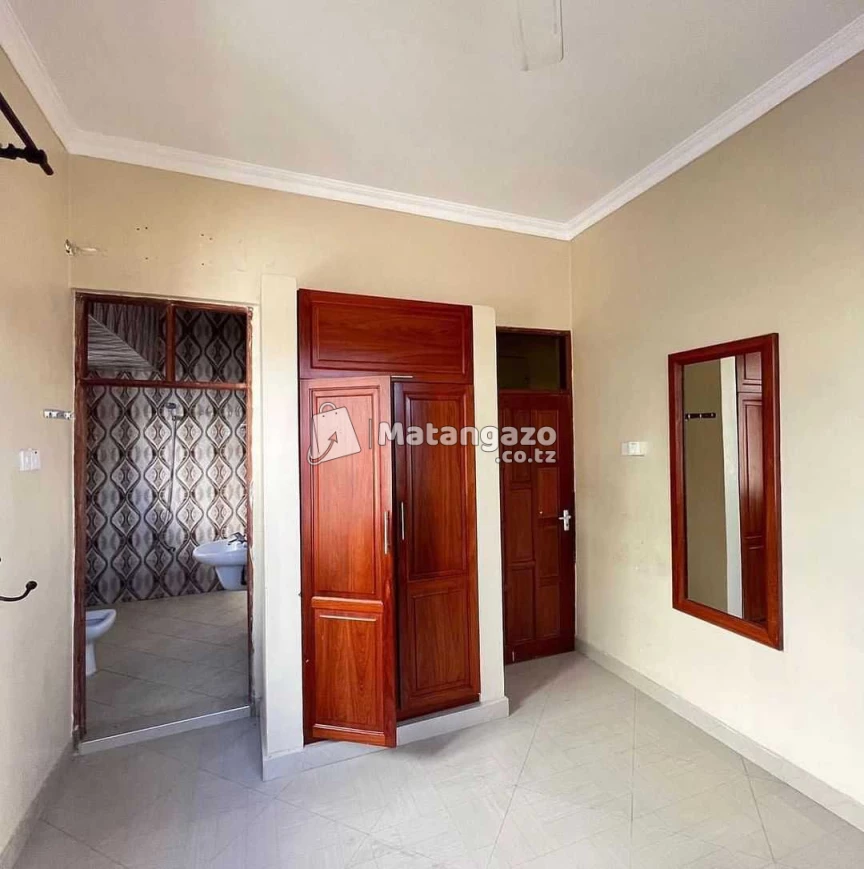 Inauzwa Ipo Mbezi Beach Upande Wa Chini Dar Es Salaam Tanzania