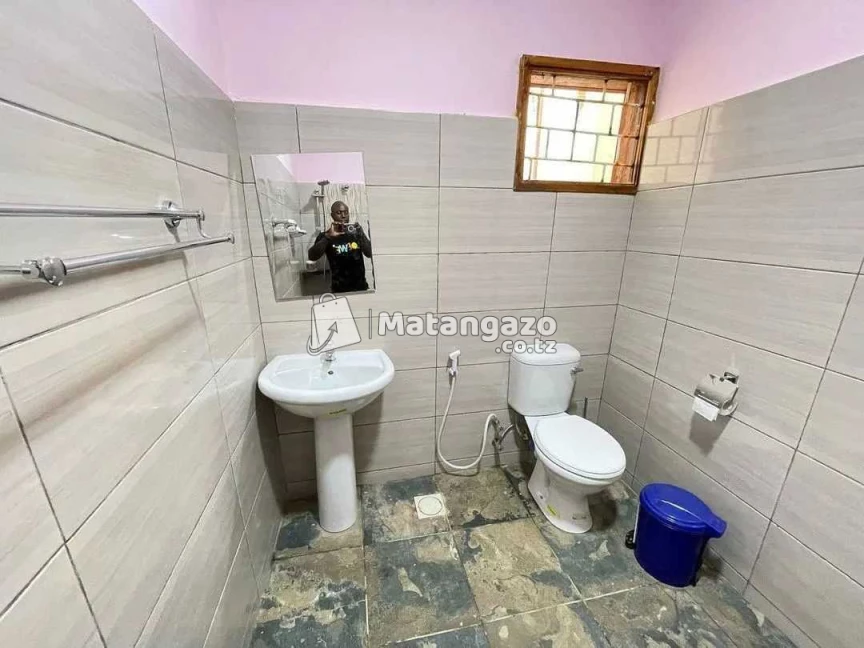 Nyumba Yenye Vyumba Vitatu Inayojitegemea Inapangishwa Ipo Msasani Dar Es Salaam Tanzania