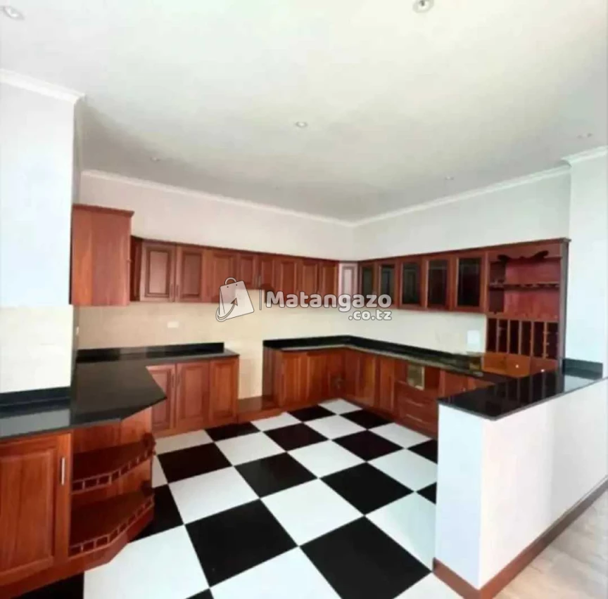 Apartment Yenye Vyumba Vitatu Inapangishwa Ipo Mikocheni Dar Es Salaam Tanzania