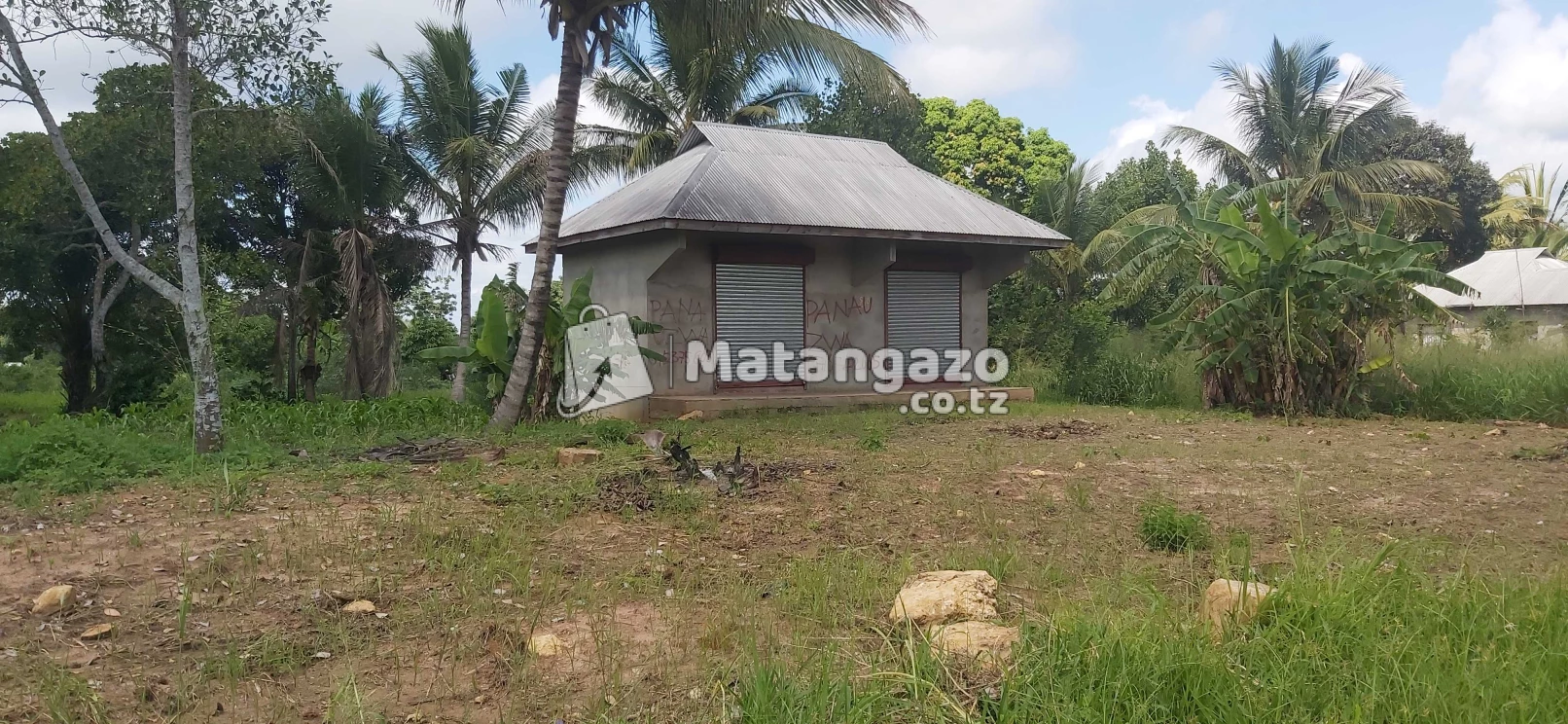 Eneo La Barabarani Linauzwa Na Linafrem 2 Na Chumba Kimoja
