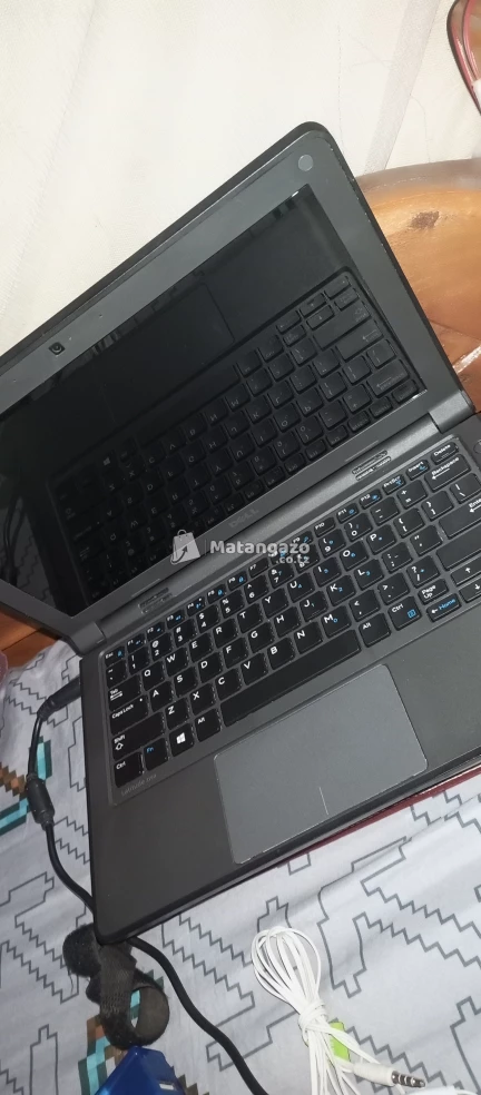 Computer Laptop Dell Latitude 3160.