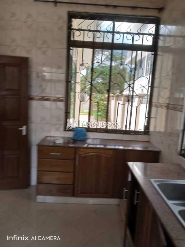 3bedroom With Staff House For Rent In Njiro