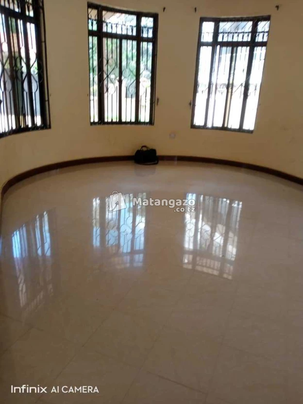 3bedroom With Staff House For Rent In Njiro