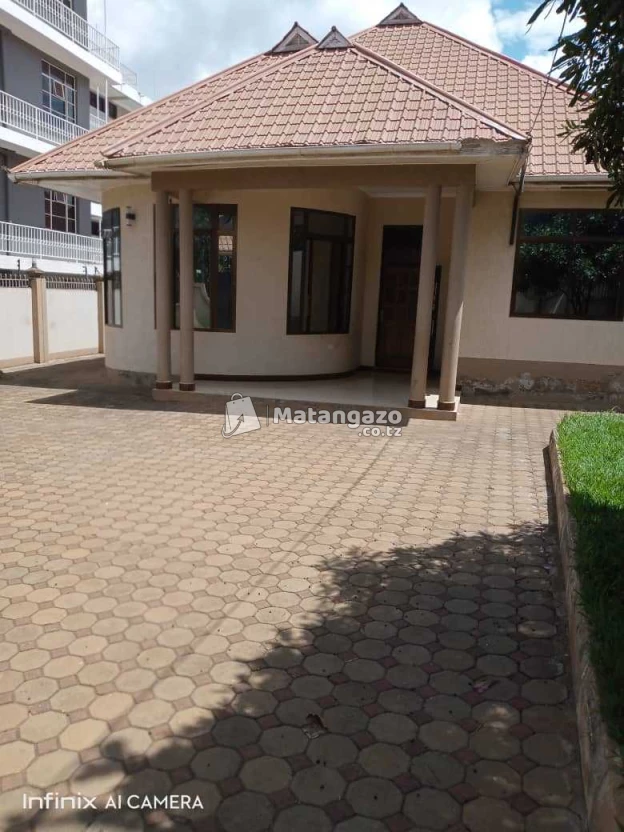 3bedroom With Staff House For Rent In Njiro
