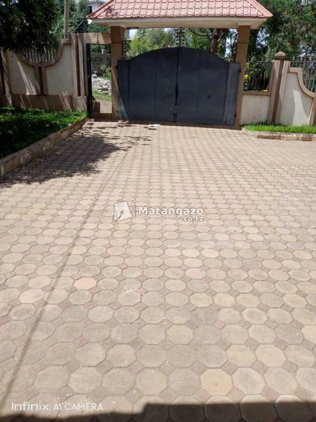 3bedroom With Staff House For Rent In Njiro