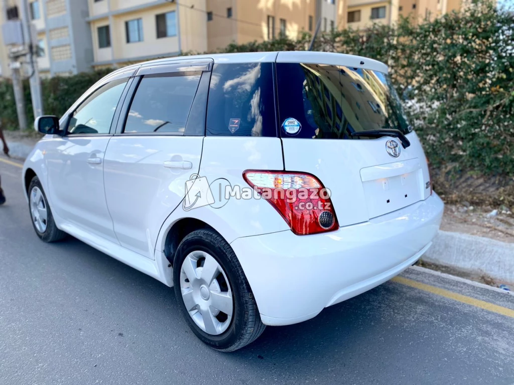 Toyota Ist 2005