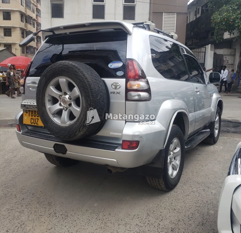 Toyota Land Cruiser Prado 2023