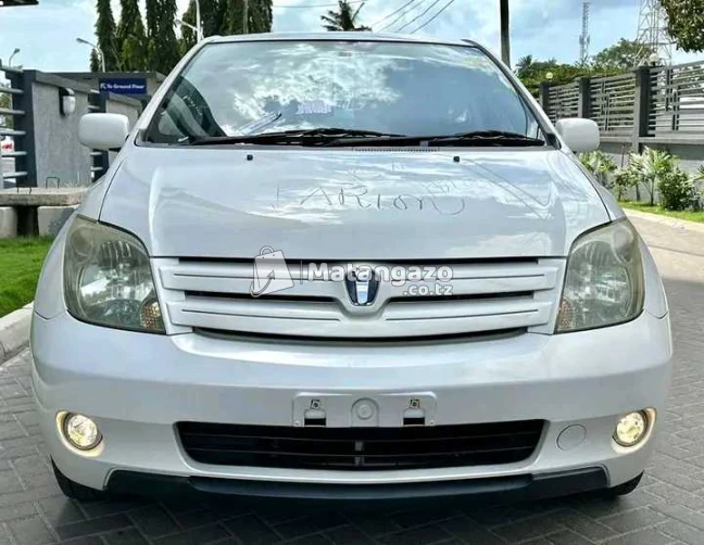 Toyota Ist  Silver