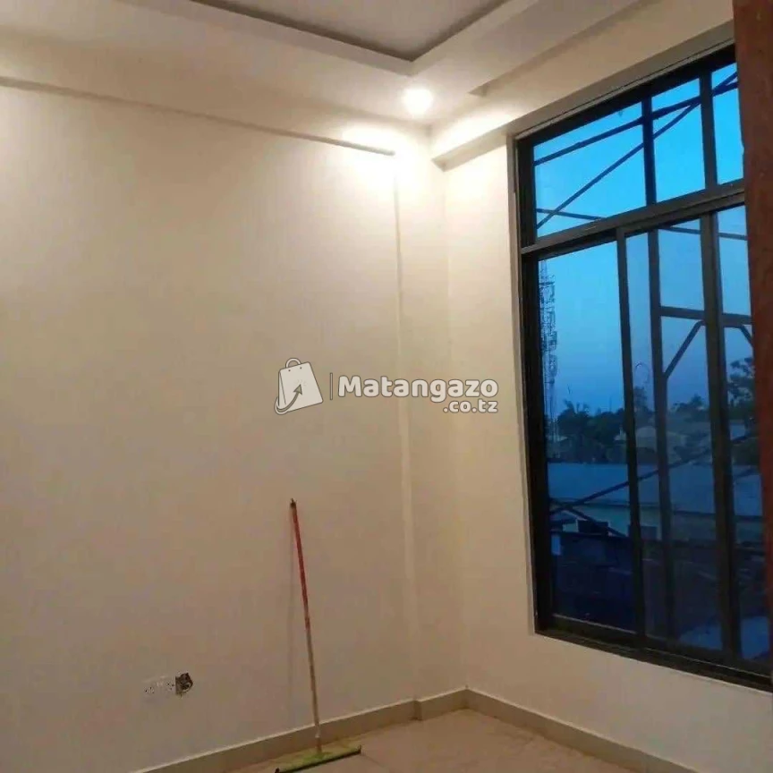 IPO SINZA KWA REMIY DAR ES SALAAM TANZANIA