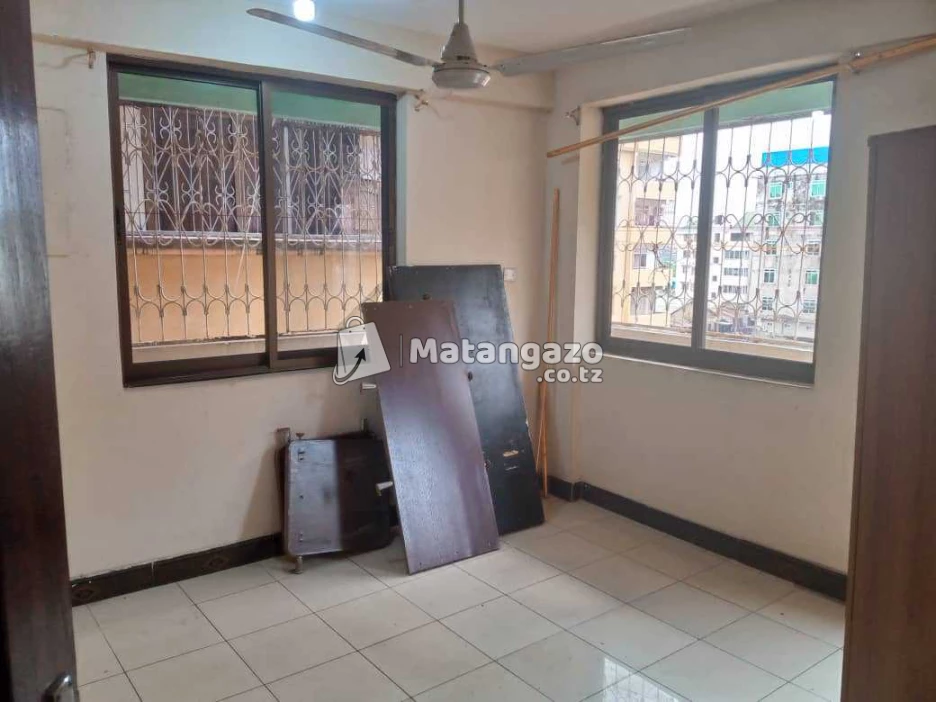IPO KARIAKOO DAR ES SALAAM TANZANIA