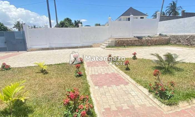 IPO SALASALA MWANZONI DAR ES SALAAM TANZANIA