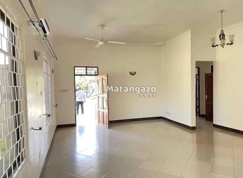 INAPANGISHWA IPO MBEZI BEACH ⛱️ UPANDE WA CHINI DAR ES SALAAM TANZANIA