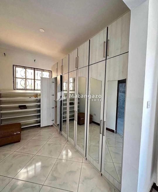 NYUMBA YENYE VYUMBA VINNE INAUZWA MILIONI 380 IPO MBEZI BEACH ⛱️ MAKONDE