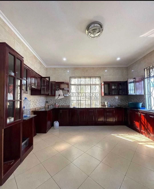 NYUMBA YENYE VYUMBA VINNE INAUZWA MILIONI 380 IPO MBEZI BEACH ⛱️ MAKONDE