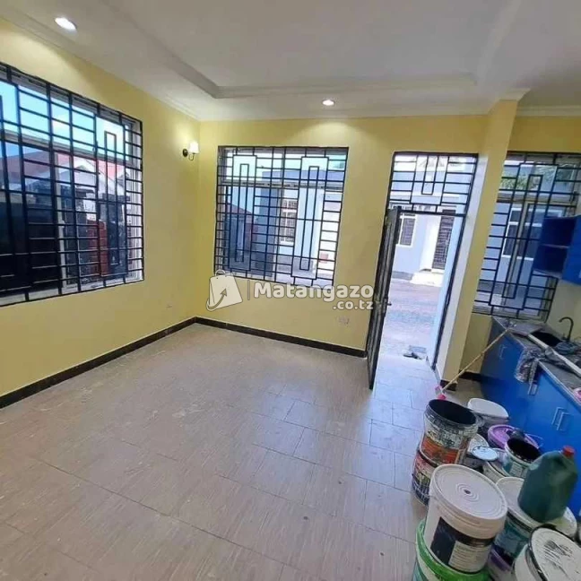 APARTMENTS YENYE VYUMBA VIWILI INAPANGISHWA LAKI 4 KWA MWEZI IPO GOBA LASTANZA