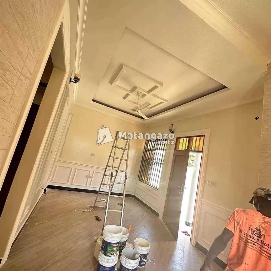 APARTMENTS YENYE VYUMBA VIWILI INAPANGISHWA LAKI 5 KWA MWEZI IPO MBEZI JUU