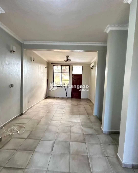 APARTMENTS YENYE VYUMBA VITATU INAPANGISHWA LAKI 9 KWA MWEZI IPO BAHARI BEACH