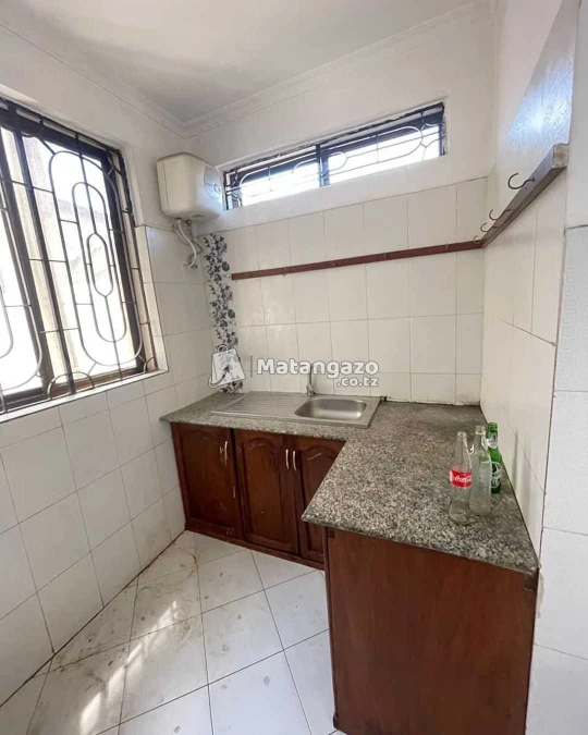 APARTMENTS YENYE VYUMBA VIWILI INAPANGISHWA LAKI 5 KWA MWEZI IPO MBEZI BEACH