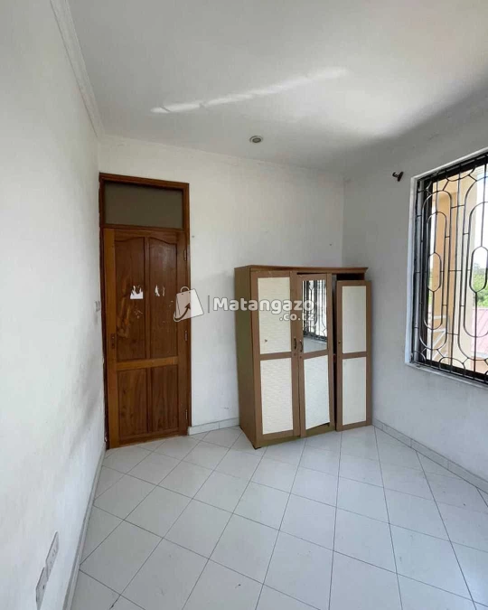 APARTMENTS YENYE VYUMBA VIWILI INAPANGISHWA LAKI 5 KWA MWEZI IPO MBEZI BEACH
