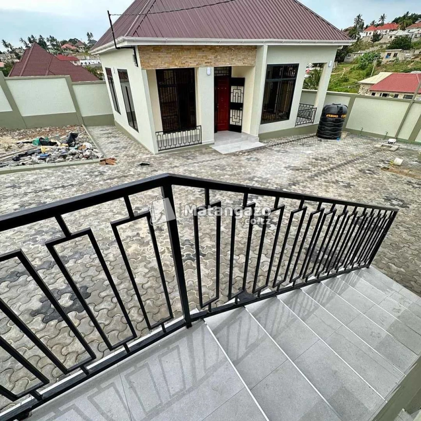 APARTMENTS YENYE VYUMBA VIWILI INAPANGISHWA LAKI 6 KWA MWEZI IPO GOBA CENTER