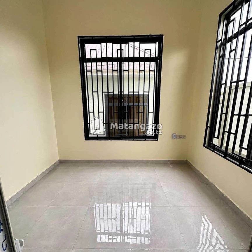 APARTMENTS YENYE VYUMBA VIWILI INAPANGISHWA LAKI 6 KWA MWEZI IPO GOBA CENTER