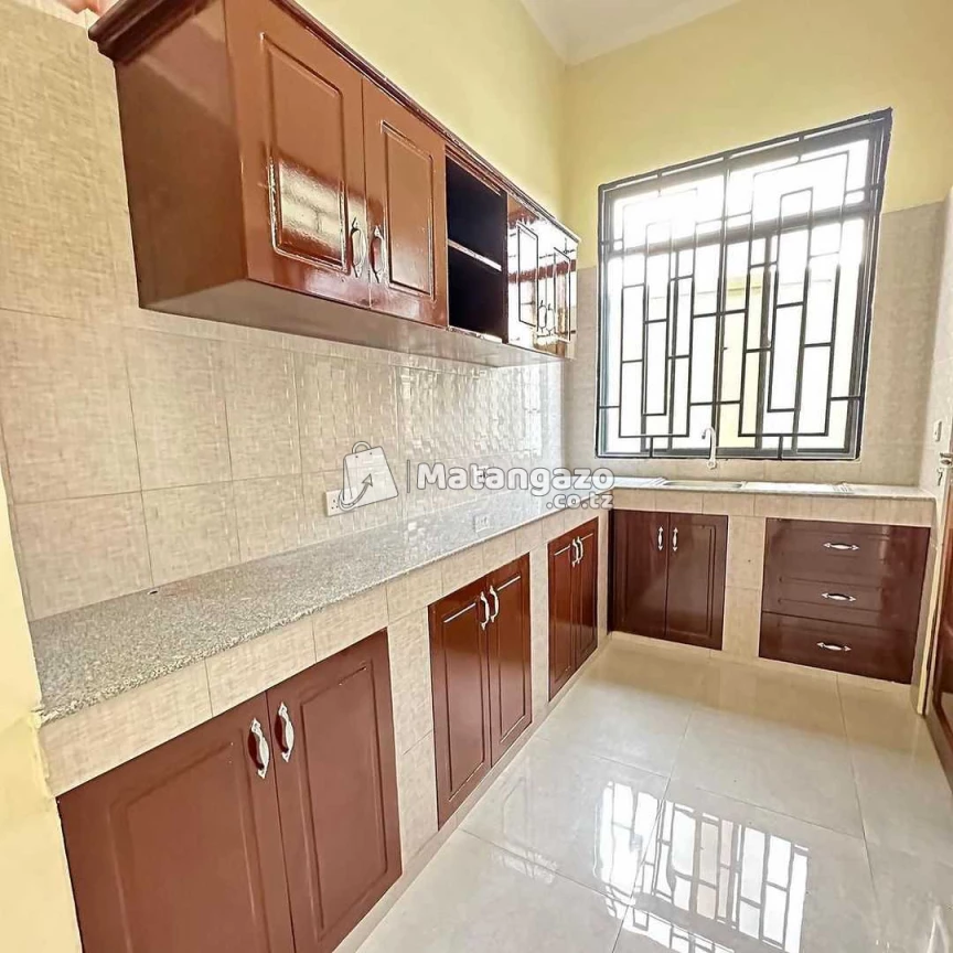 APARTMENTS YENYE VYUMBA VIWILI INAPANGISHWA LAKI 6 KWA MWEZI IPO GOBA CENTER