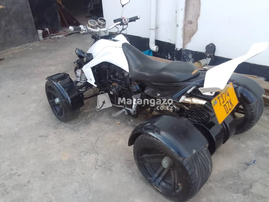 Used Abroad Honda 250 CC White
