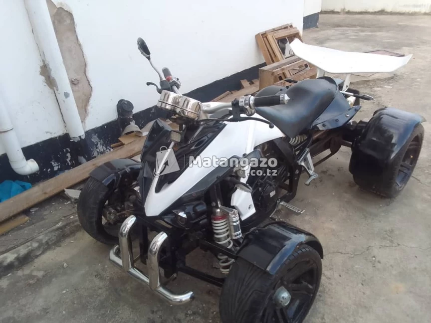Used Abroad Honda 250 CC White