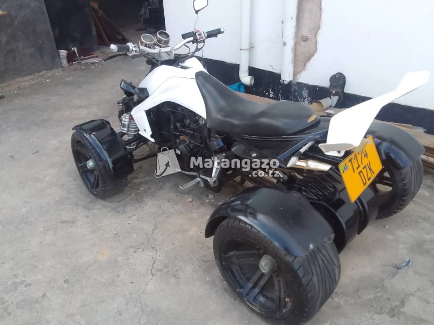 Used Abroad Honda 250 CC White