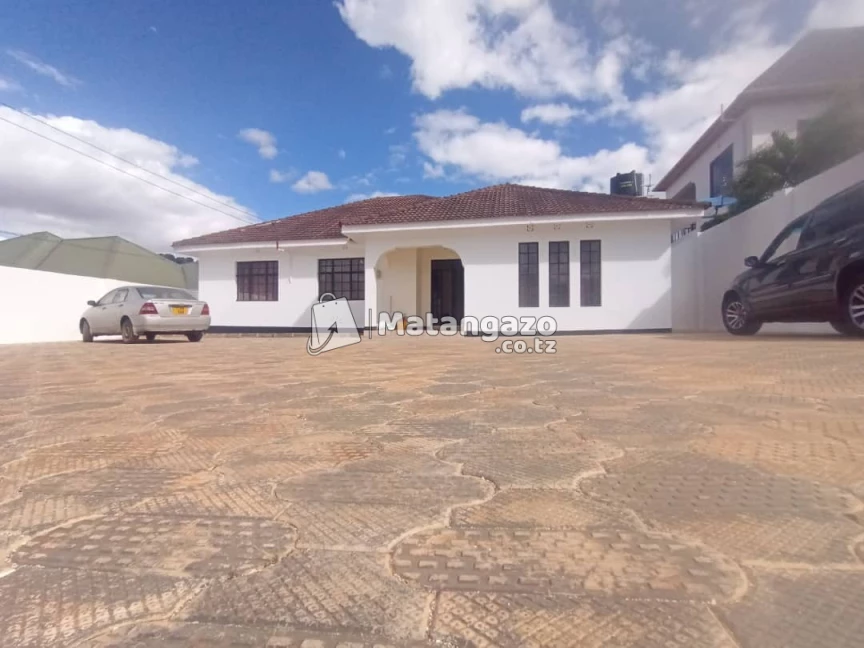 4BEDROOM HOUSE FOR RENT IN NJIRO-ARUSHA