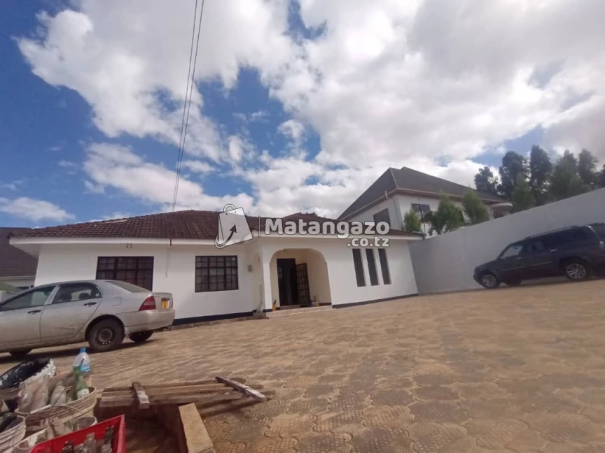 4BEDROOM HOUSE FOR RENT IN NJIRO-ARUSHA