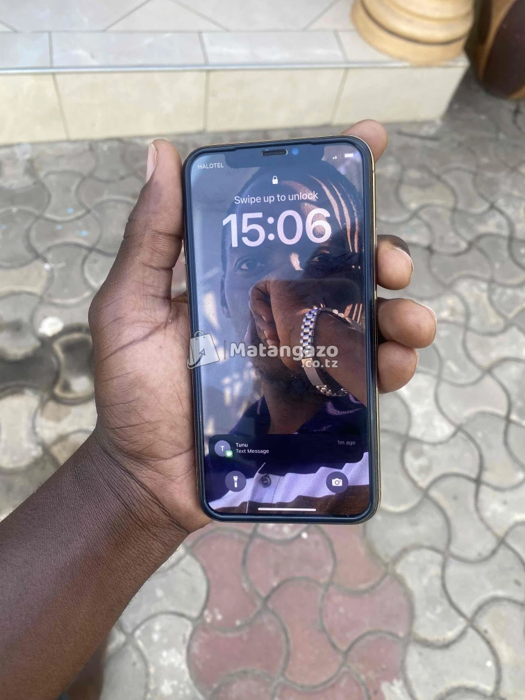 Apple iPhone
XS 