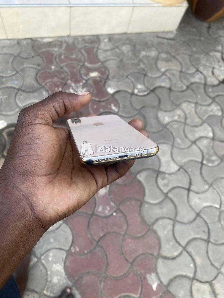 Apple iPhone
XS 