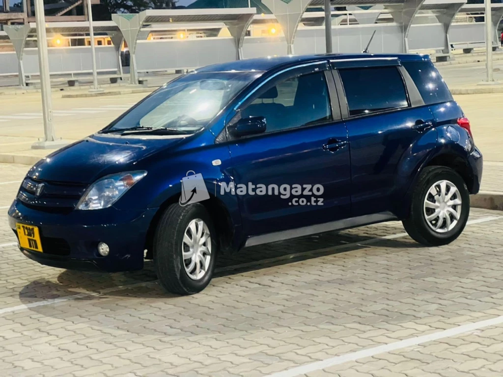 Toyota Ist 2002 Blue