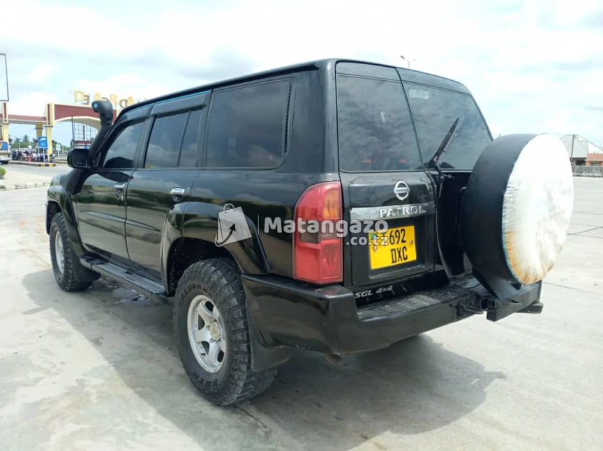 Nissan Patrol 2008 Black