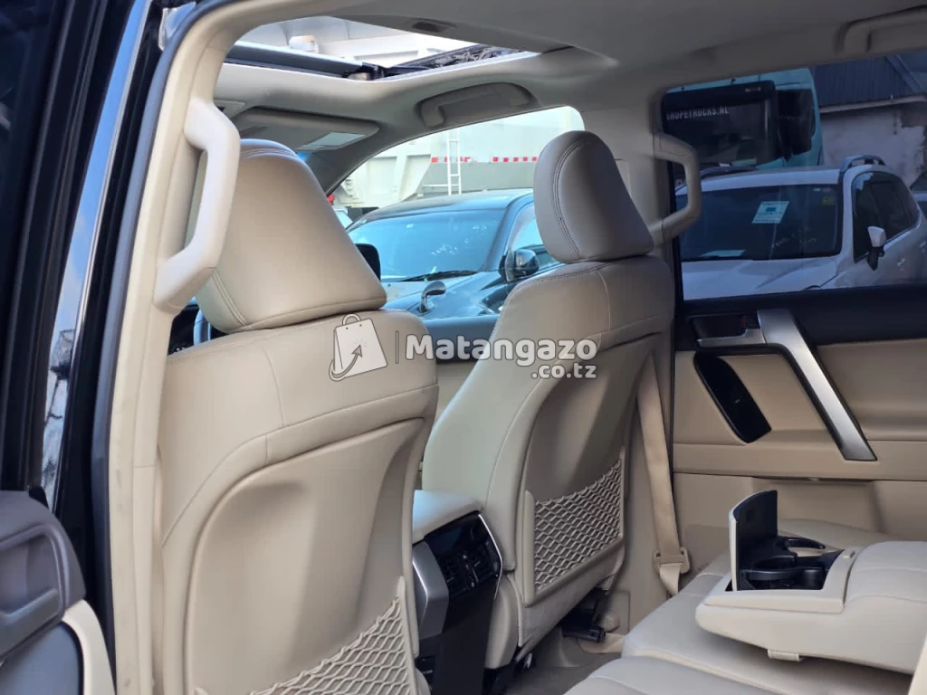 Toyota Land cruiser prado 2019 Black