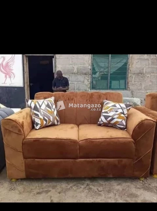 Bed sofa bei kuanzia 180000 nakuendelea