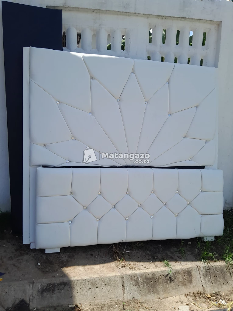 Bed sofa bei kuanzia 180000 nakuendelea
