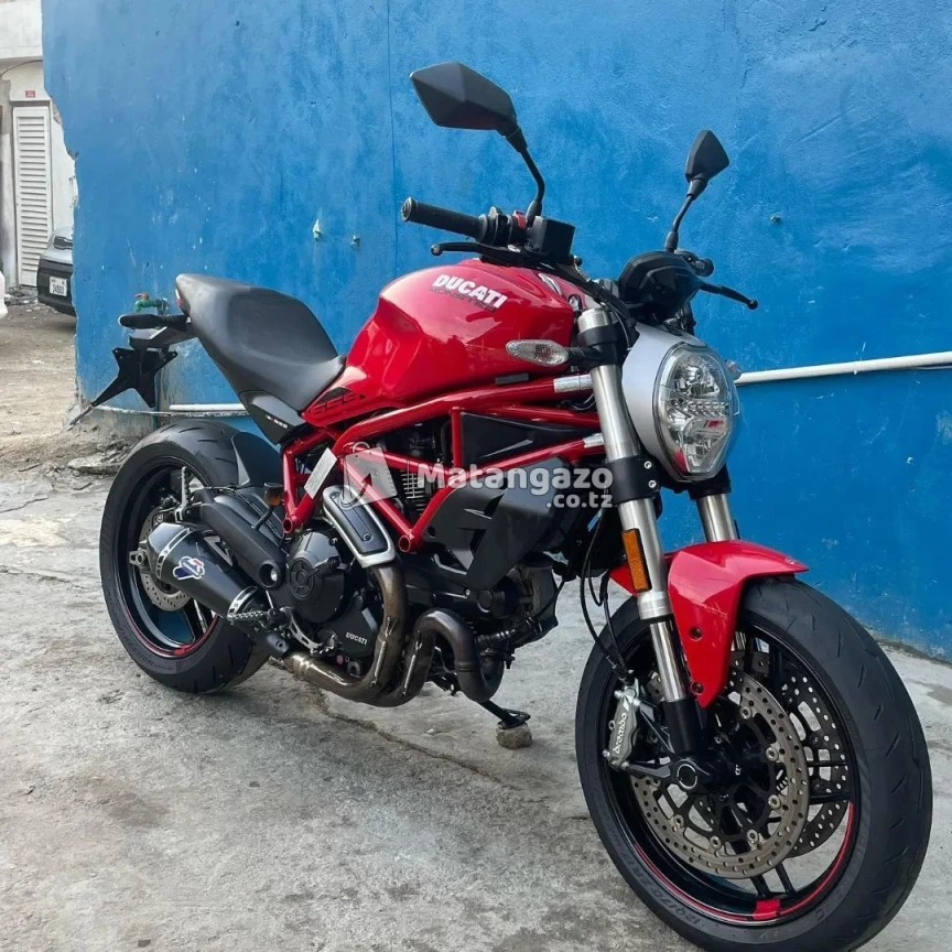 Used Ducati 650 CC Red