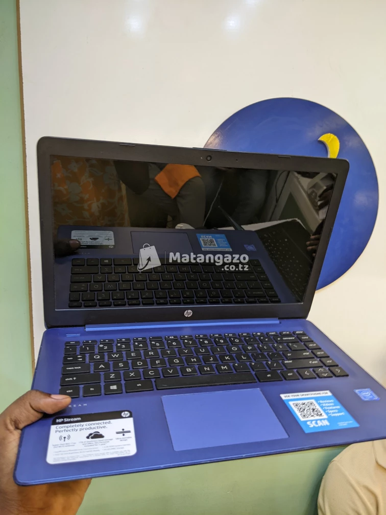 Refurbished Laptop HP ChromeBook  4 GB RAM 390 GB HDD + SSD