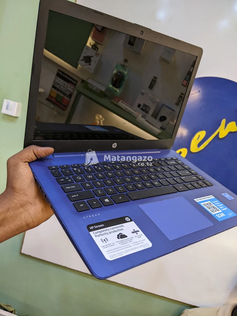 Refurbished Laptop HP ChromeBook  4 GB RAM 390 GB HDD + SSD