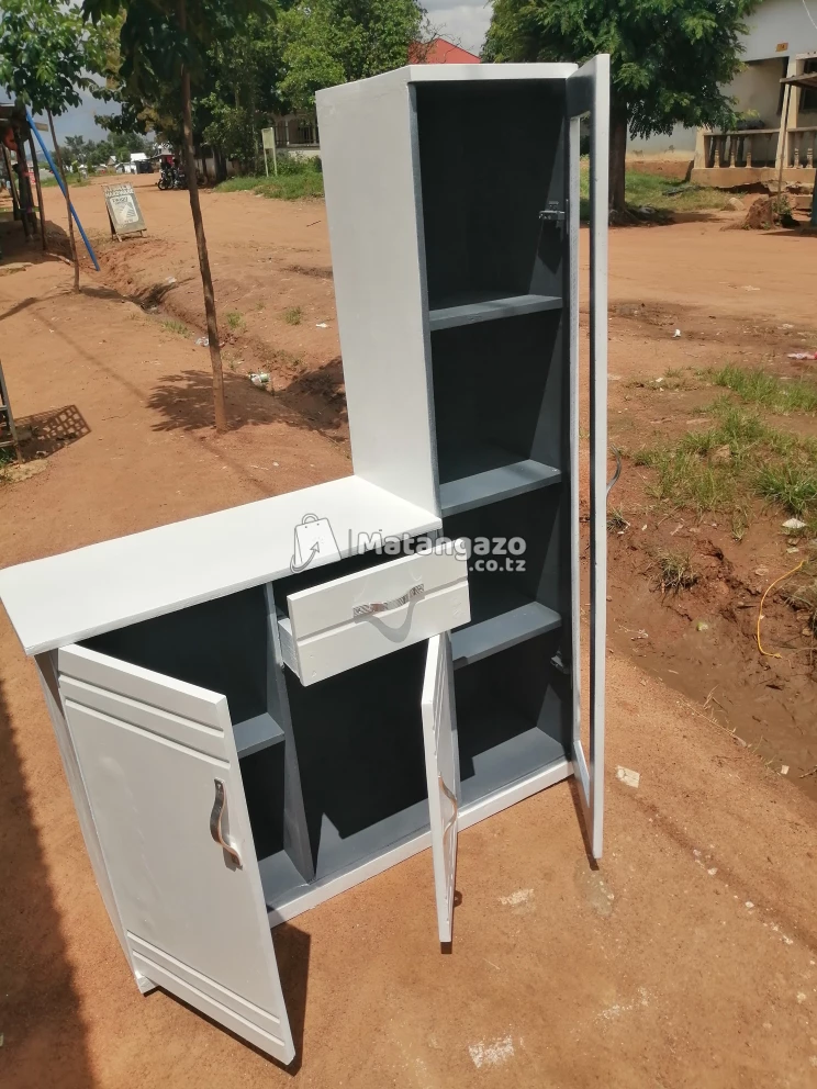 Kitchen cabinet