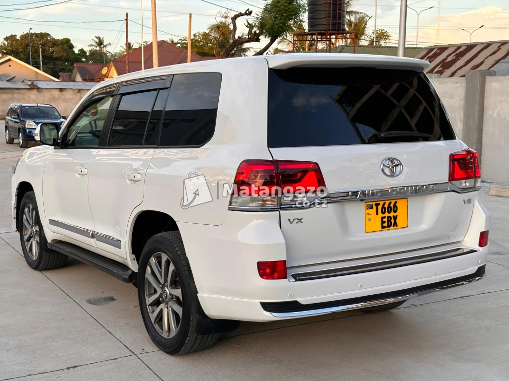 Toyota Land cruiser  White