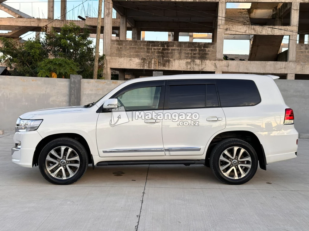 Toyota Land cruiser  White
